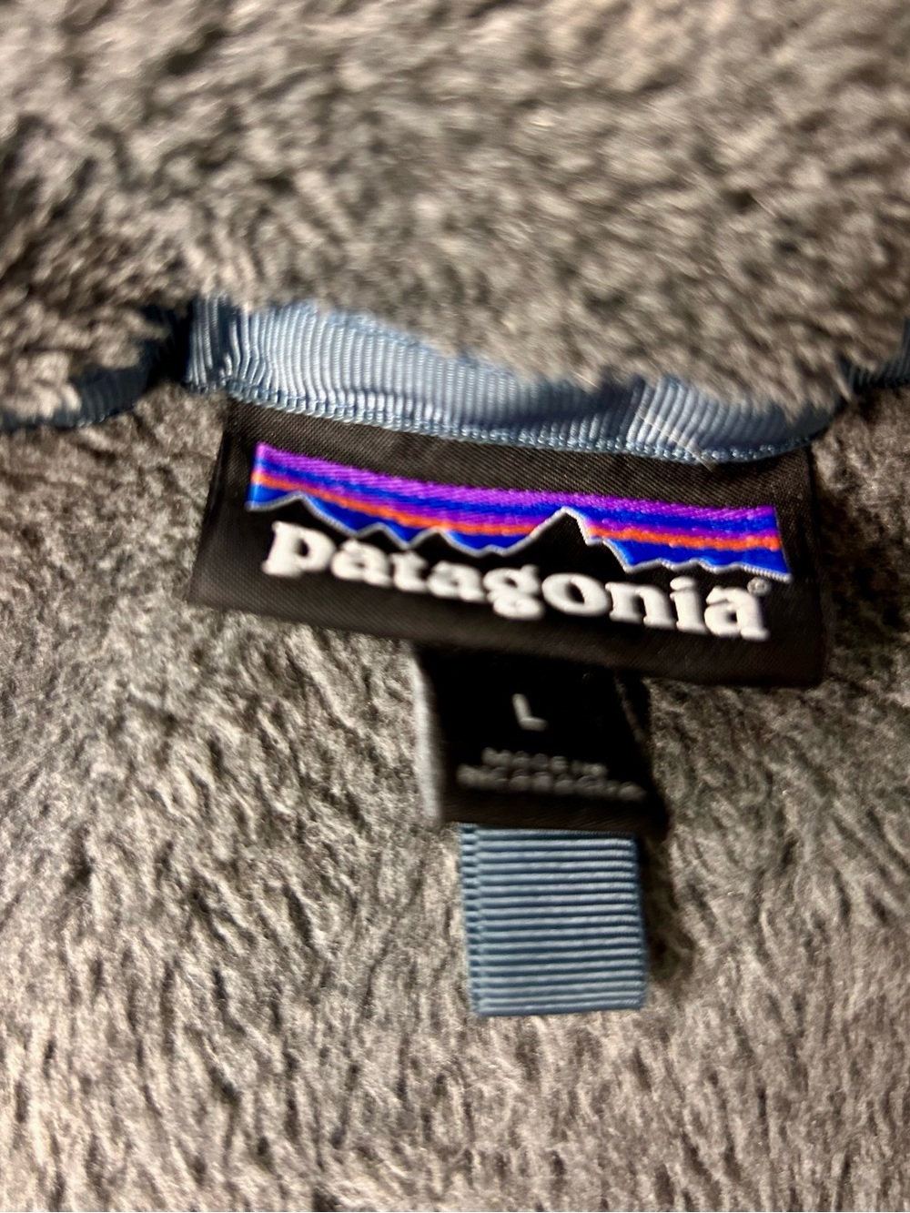 Patagonia Gray Sherpa Fleece with Blue Accent - Picture 4 of 5